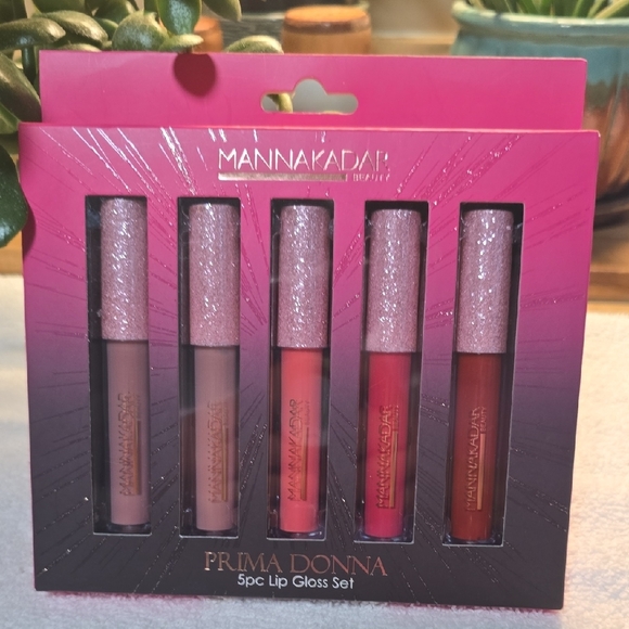 Manna Kadar Pink and Red Lip Balm & Gloss Collection - Picture 3 of 3